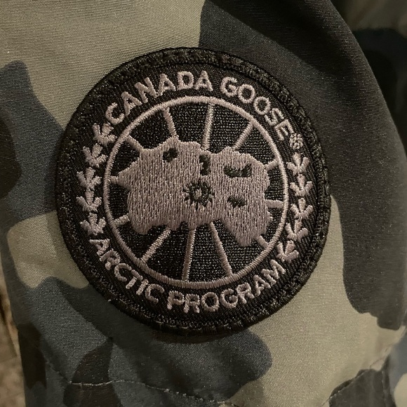 CANADA GOOSE Black Label Shelburne Parka Size S in Camouflage. - Picture 6 of 13